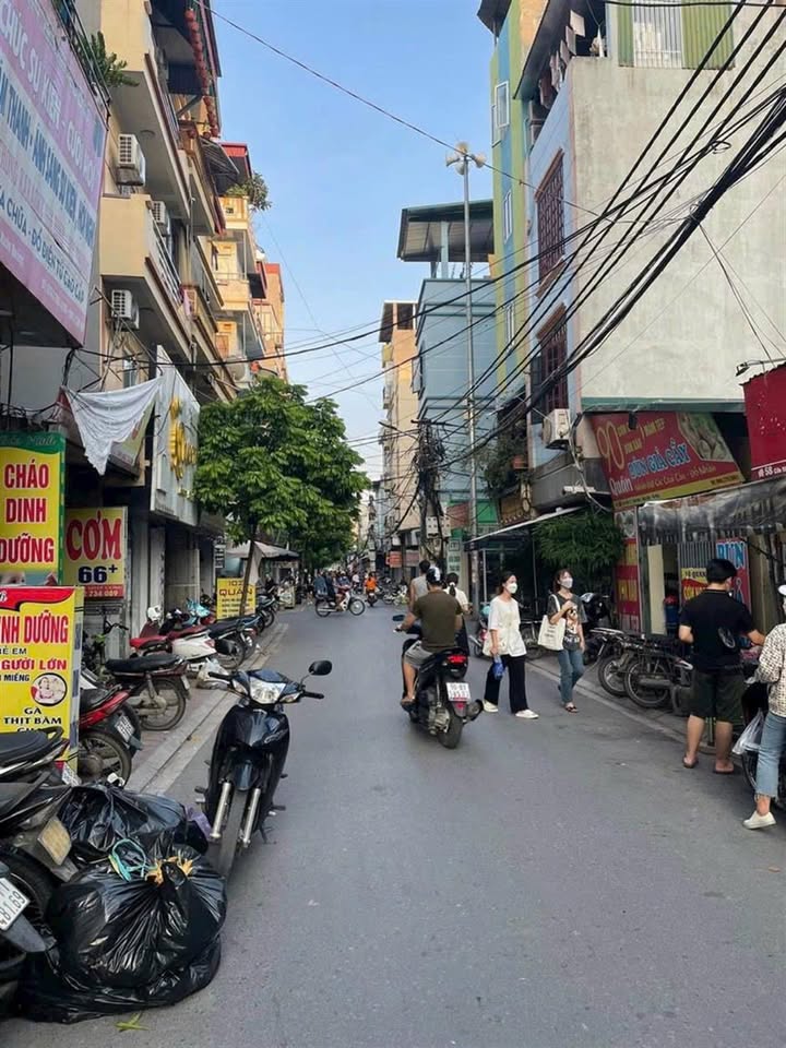 Nhà mặt tiền kinh doanh Trâu Quỳ 33m² giá 9 tỷ - Đầu tư sinh lời ngay!