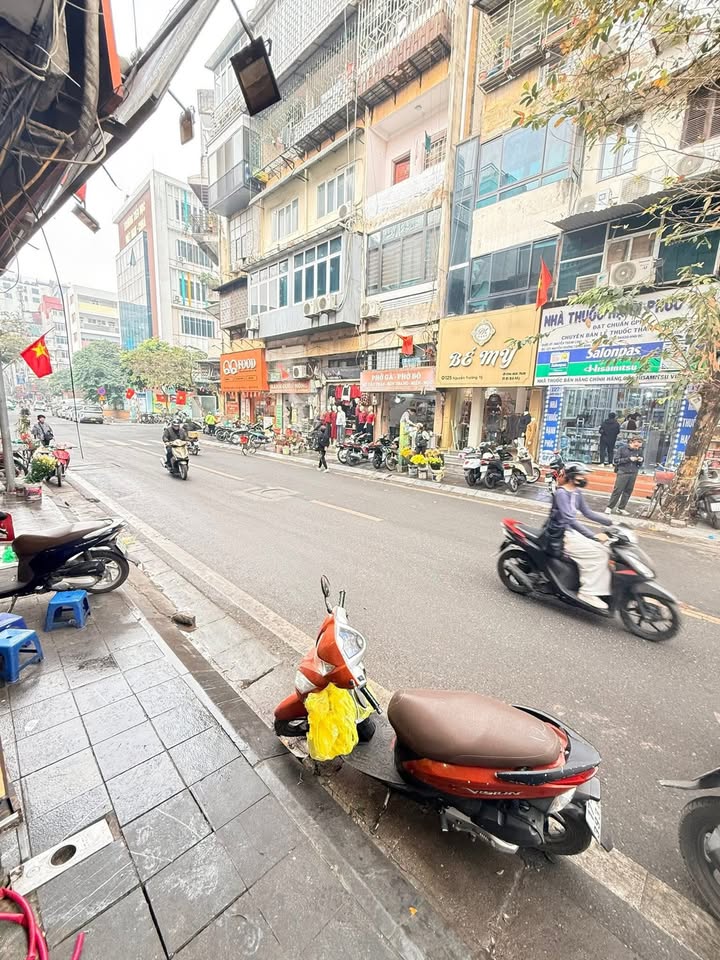Nhà mặt phố Nguyễn Trường Tộ, Ba Đình 40m² giá 41 tỷ - Kinh doanh đỉnh cao!