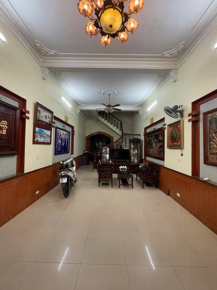 Nhà cho thuê 4 tầng tại Phường Hoàng Văn Thụ, Bắc Giang 12 triệu - Đầy đủ nội thất