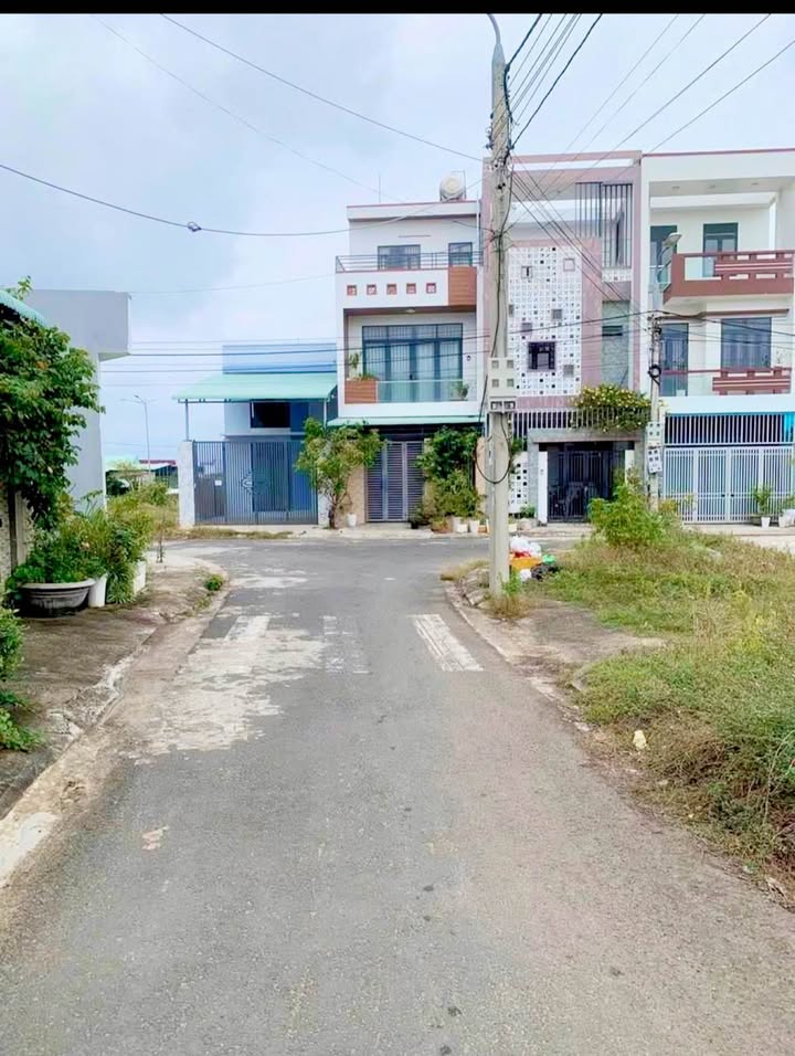 Đất nền Huyện Tây Hòa 80m² giá 1.57 tỷ - Đầu tư sinh lời ngay!