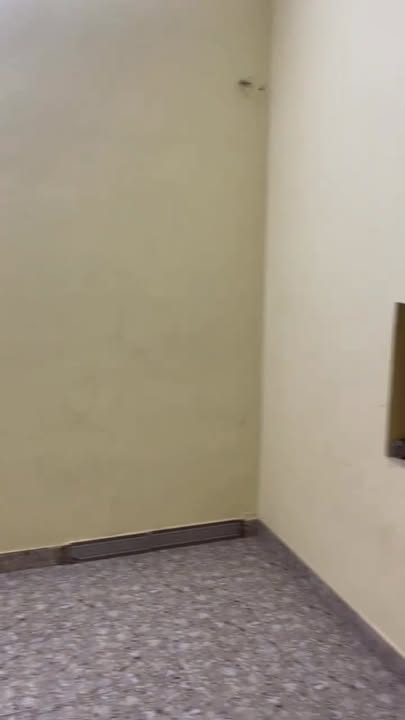 Phòng trọ cho thuê tại ngõ 72 Lĩnh Nam, 20m² giá thỏa thuận - Phòng sạch sẽ, thoáng mát, vào ở ngay!