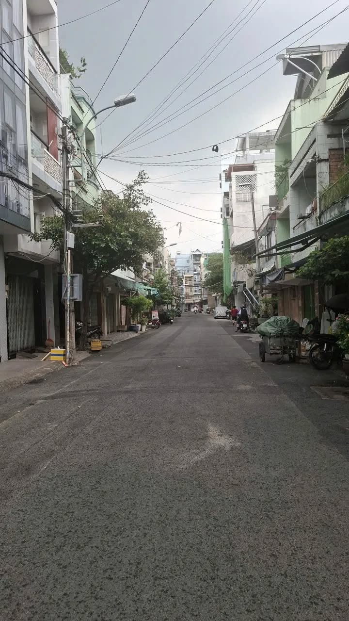 Nhà góc 2 mặt tiền Khu cư xá Bình Thới 37m² giá 7.5 tỷ - An ninh tốt, tiện ích đầy đủ!