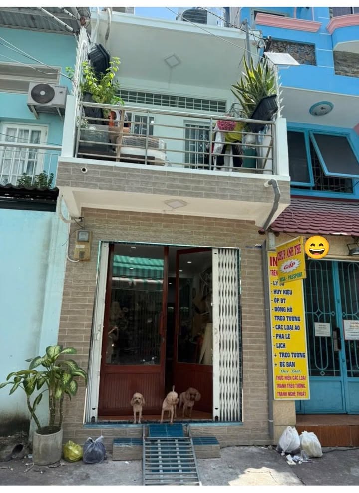 Nhà 2 Tầng Ông Ích Khiêm, Quận 11, 36m² giá 5.4 tỷ - Hẻm xe hơi thông thoáng!