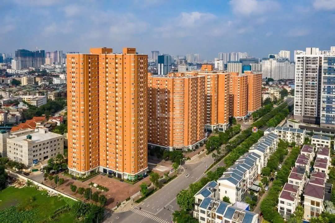 Căn hộ 2 phòng ngủ KĐT Nghĩa Đô, Cầu Giấy 50m² - Đầy đủ nội thất, không áp mái!