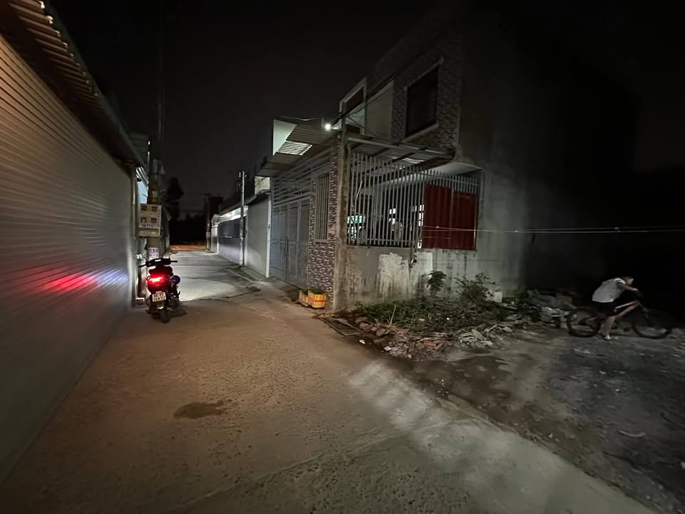 Đất thổ cư Phú Mỹ, Thủ Dầu Một 100m² giá 2.3 tỷ - Đường thông, dân cư đông đúc!