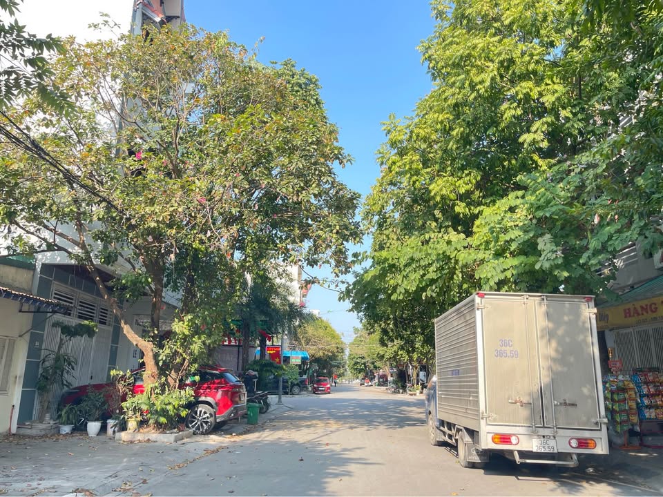 FrontHouse 1858m² tại Trường Chính Trị - Kinh doanh sinh lời, giá chỉ 5 tỷ!