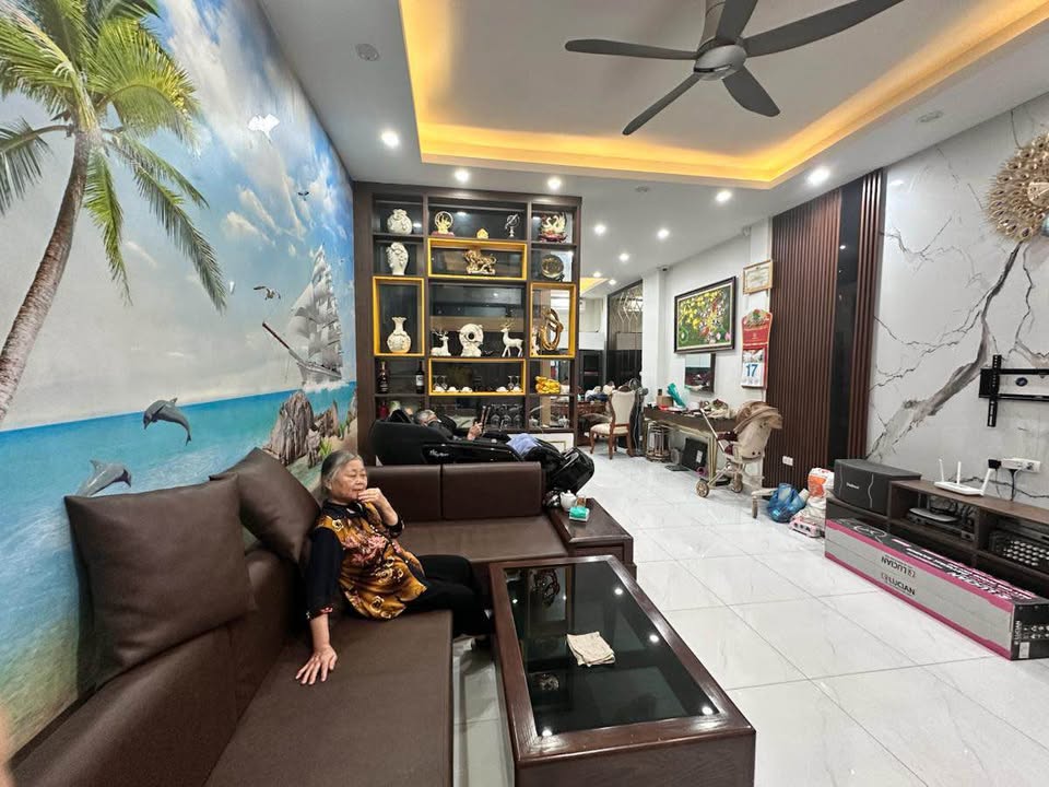 Căn hộ tập thể Quỳnh Mai, Hai Bà Trưng 47m² giá 4 tỷ - Thiết kế thông minh, tiện ích đầy đủ!