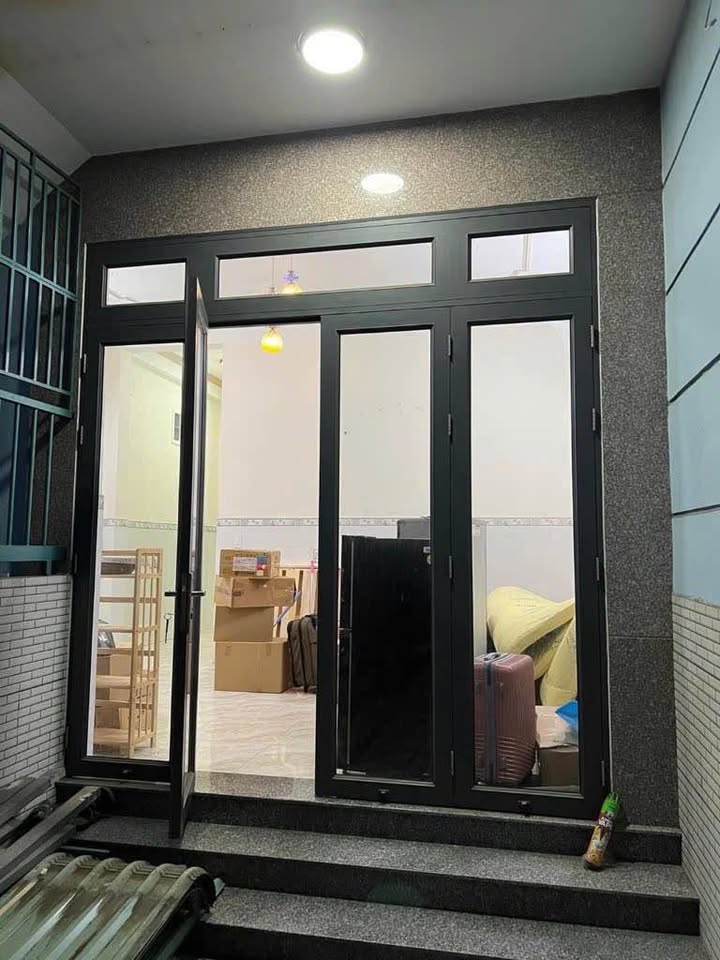 Nhà phố Tân Thới Hiệp Quận 12 111m² giá 7.8 tỷ - Vị trí trung tâm, thuận tiện giao thông!