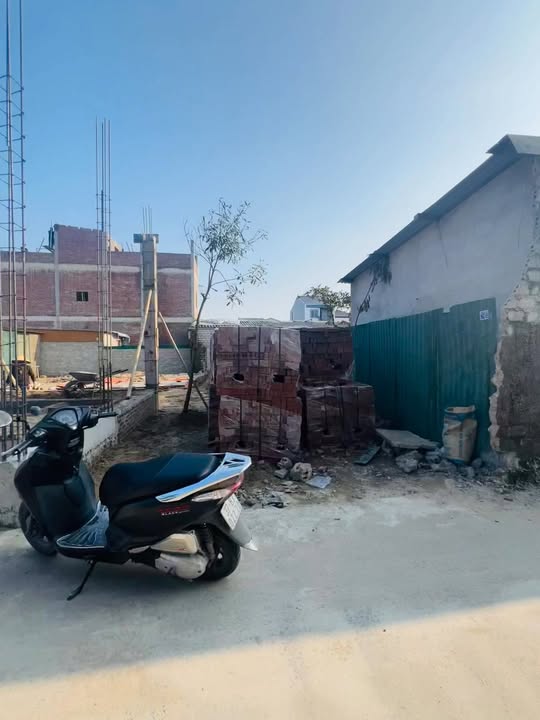 Đất nền Xóm Mỹ Trung, Thành phố Vinh 72m² giá 2.7 tỷ - Đường ô tô thông thoáng, khu dân cư đông đúc!