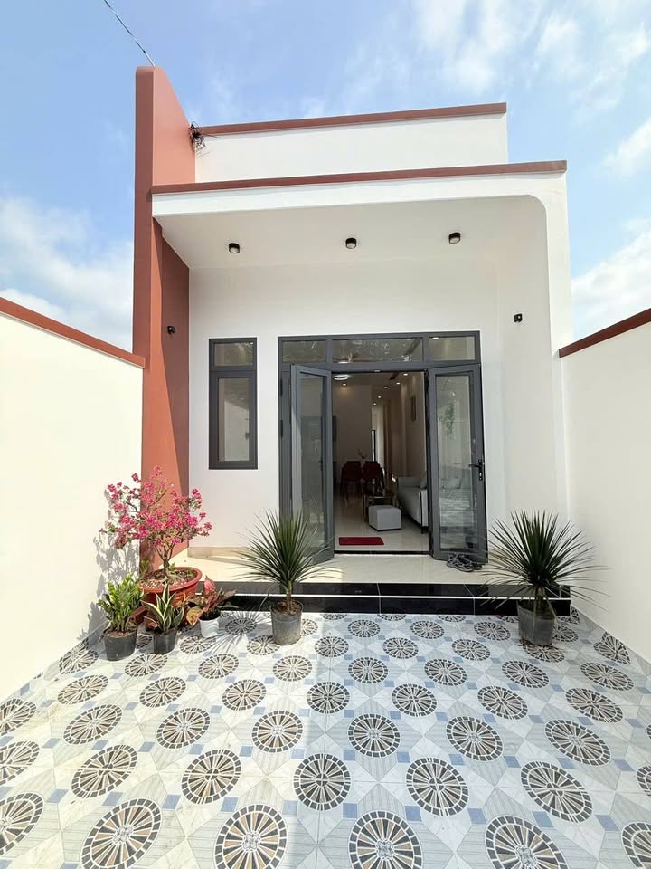 Nhà mới xây khu phố Mỹ Hòa, 120m² giá 1.55 tỷ - Sẵn sàng vào ở ngay!