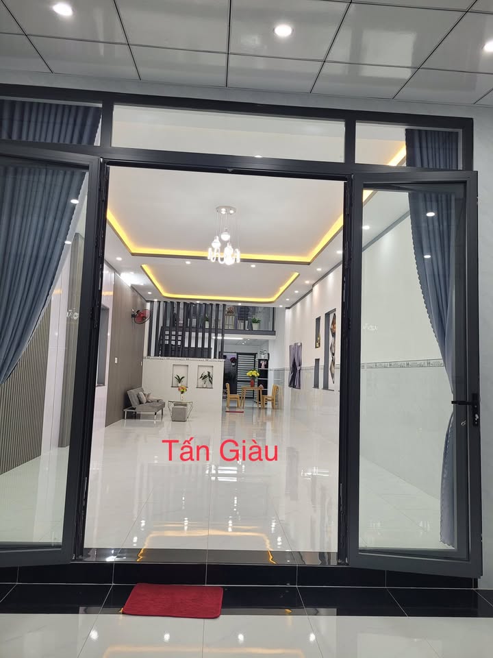 Nhà nguyên căn mặt tiền Nguyễn Trọng Cát, Tây Ninh 96m² giá 2.8 tỷ - Kinh doanh ngay lập tức!