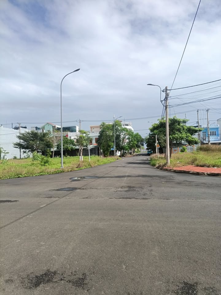 Đất nền mặt đường 16m tại Tuy Hoà 76m² giá 2.6 tỷ - Cần bán gấp!