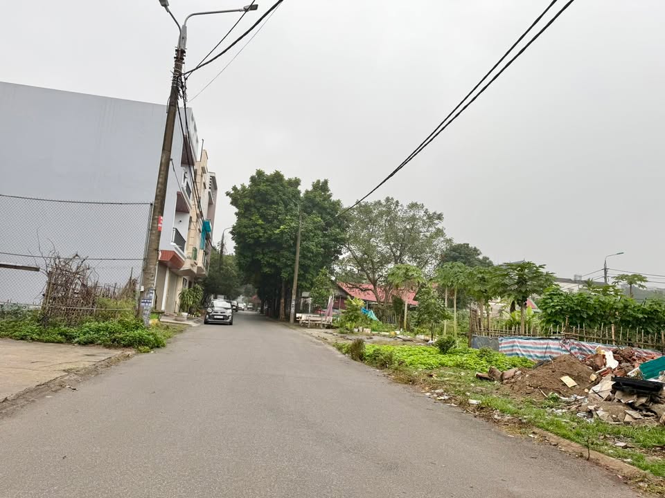 Đất Khu 9 Nguyễn Du, 77m² giá 4 tỷ - Vị trí đẹp, giao thông thuận lợi!