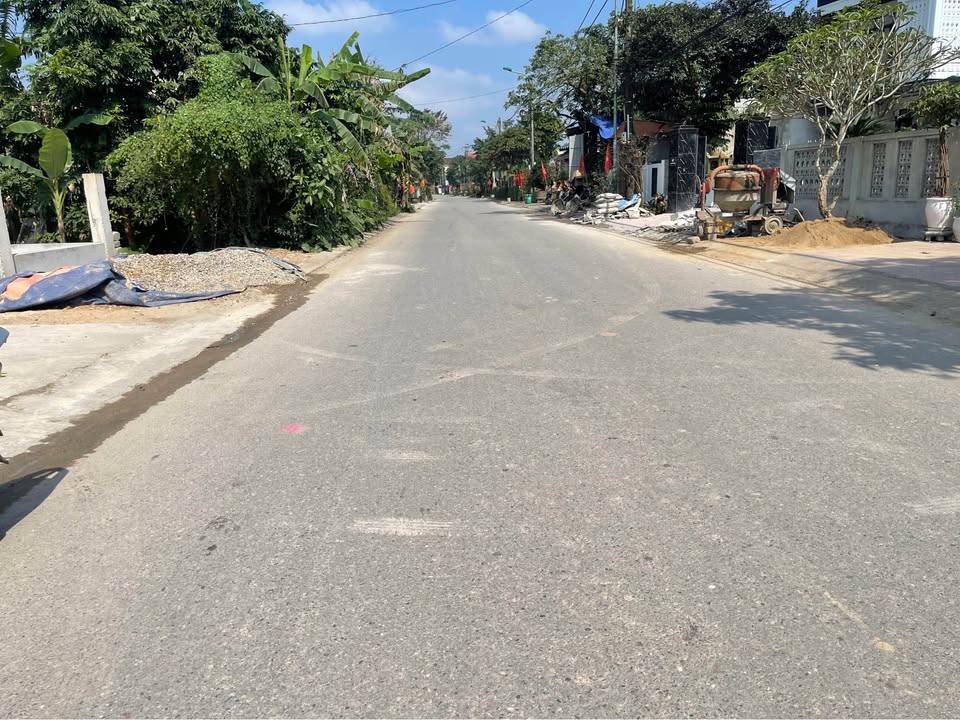 Bán FrontHouse mặt tiền Nguyễn Hoàng, Thị xã Quảng Trị, 110m² giá chỉ 600 triệu - Cơ hội đầu tư tốt!