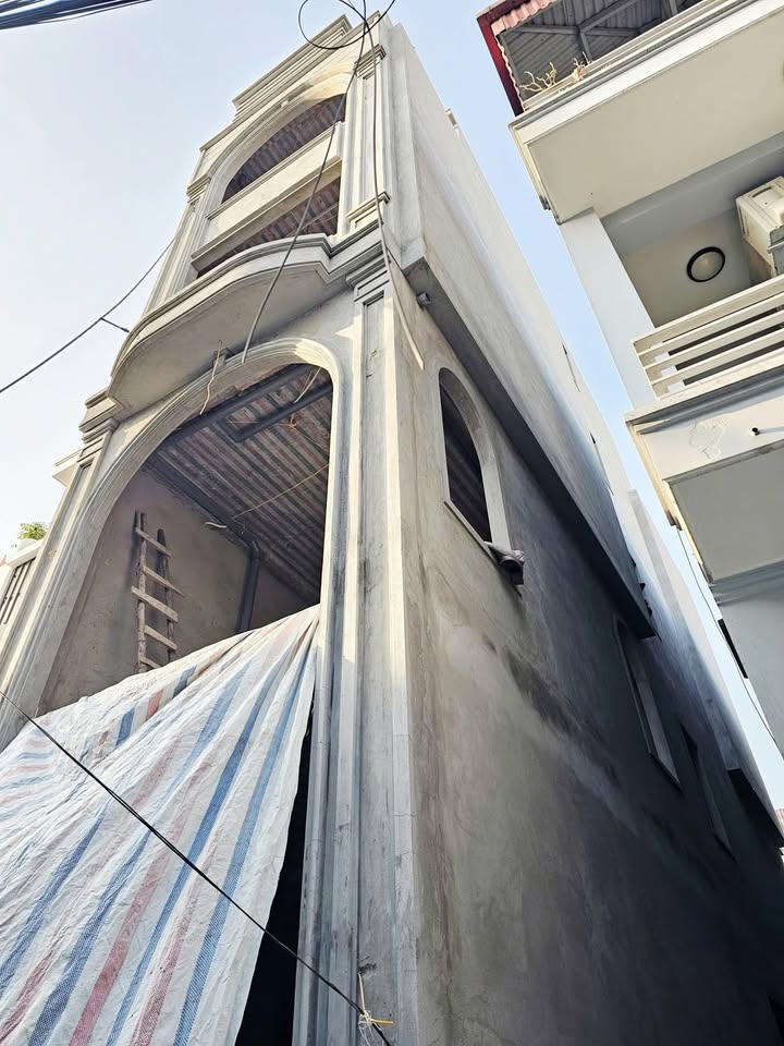 Nhà lô góc 5 tầng Đường Hồ Sen 60m² giá 7.399 tỷ - Thiết kế hiện đại, sẵn sàng vào ở!