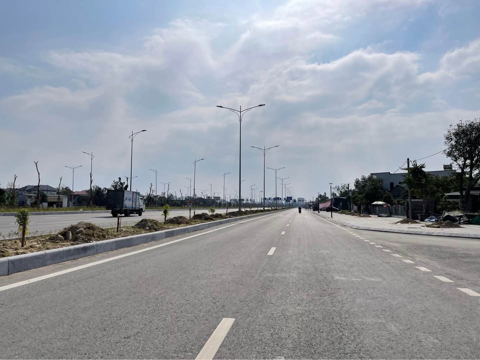 Đất Nền Ngõ 72, Sư Vạn Hạnh, 65.4m² - Lô Góc Thoáng Mát Giá Chỉ 2 Tỷ