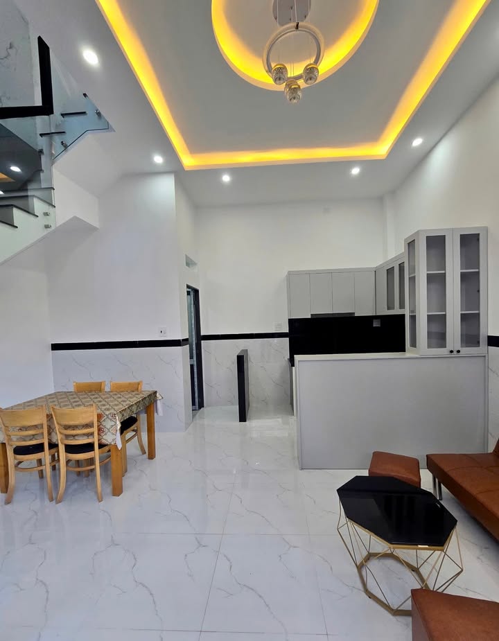 Nhà 3 tầng Hẻm Võ Mười, Quy Nhơn 30m² giá 2.95 tỷ - Nhà mới đẹp, hướng Đông Nam!