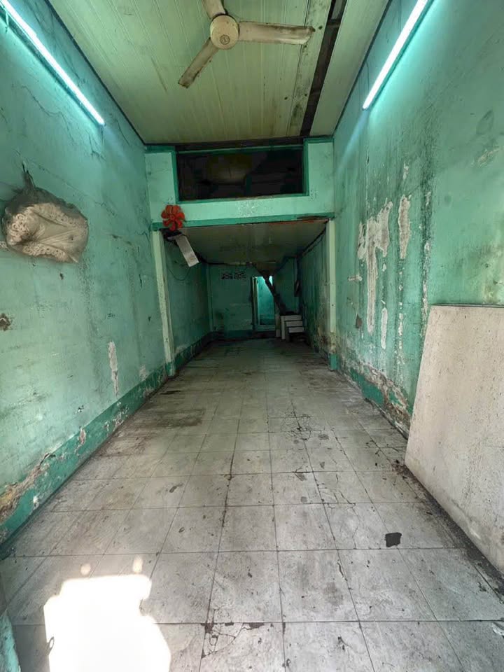 Nhà nát mặt tiền Ba Đình P10 Q6 31m² giá 5.6 tỷ - Tiện sửa chữa kinh doanh ngay!