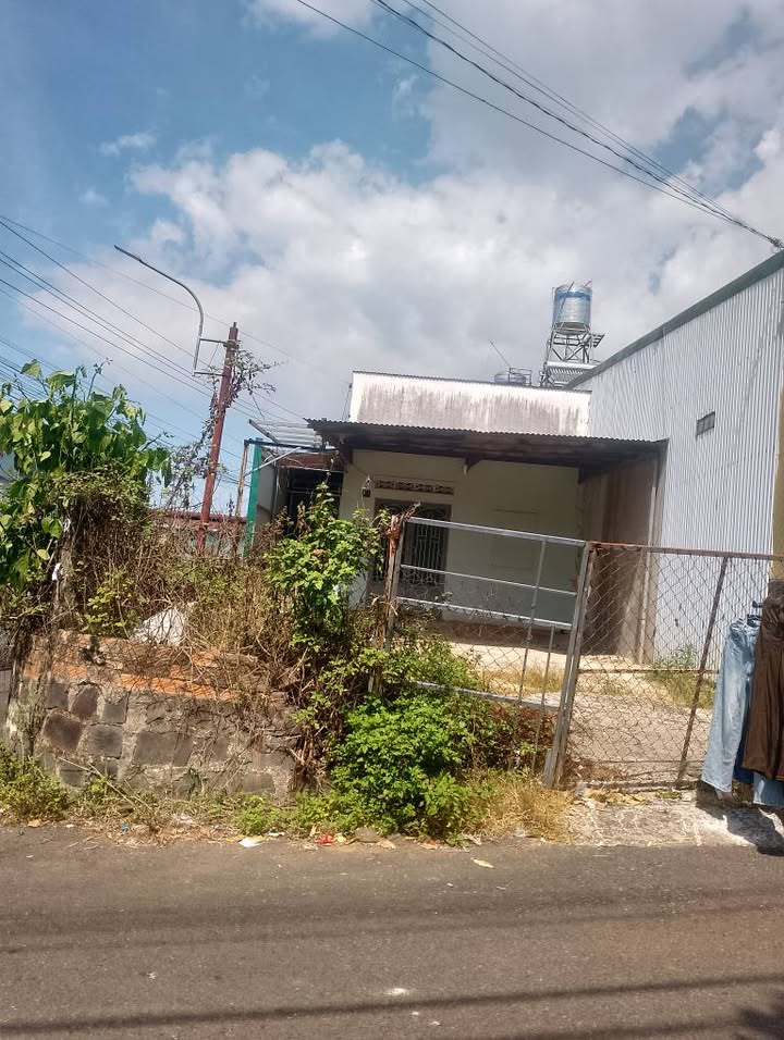 Nhà cấp 4 góc 2 mặt tiền hẻm 772 Trần Phú, Bảo Lộc 85m² giá 2 tỷ - Cơ hội đầu tư tốt!