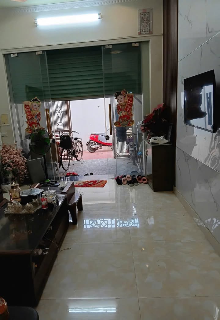 Nhà phố Chợ Hàng, Hải Phòng 45m² giá 2.9 tỷ - Chính chủ, ngõ thông thoáng!