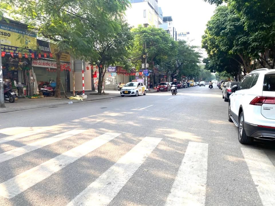 FrontHouse phố Trạm Bồ Đề 90m² giá thương lượng - Đầu tư sinh lời ngay!