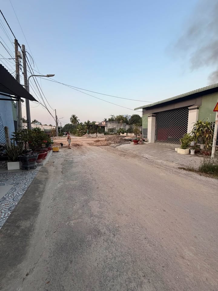 Đất nền Kp Ninh Lợi, Tây Ninh 180m² giá 1.3 tỷ - Đường Trường Chinh rộng rãi!