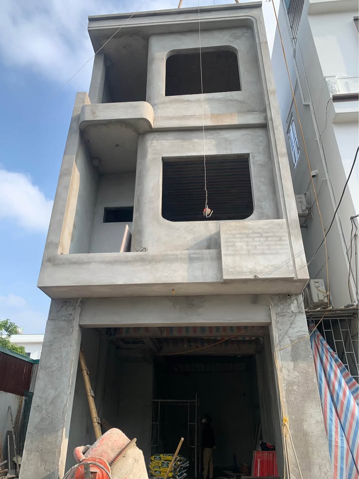 Nhà 3 tầng mặt đường nhựa liên thôn Phú Xuân, 41m², chỉ 2.98 tỷ - Sẵn sàng vào ở đón Tết!