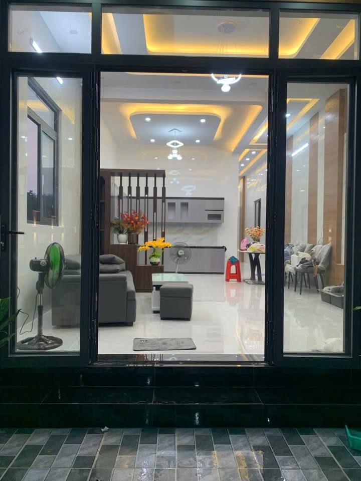 Nhà mới 100% tại Long Tân, Huyện Long Đất, 160m² giá 2.2 tỷ - Sẵn sàng vào ở ngay!