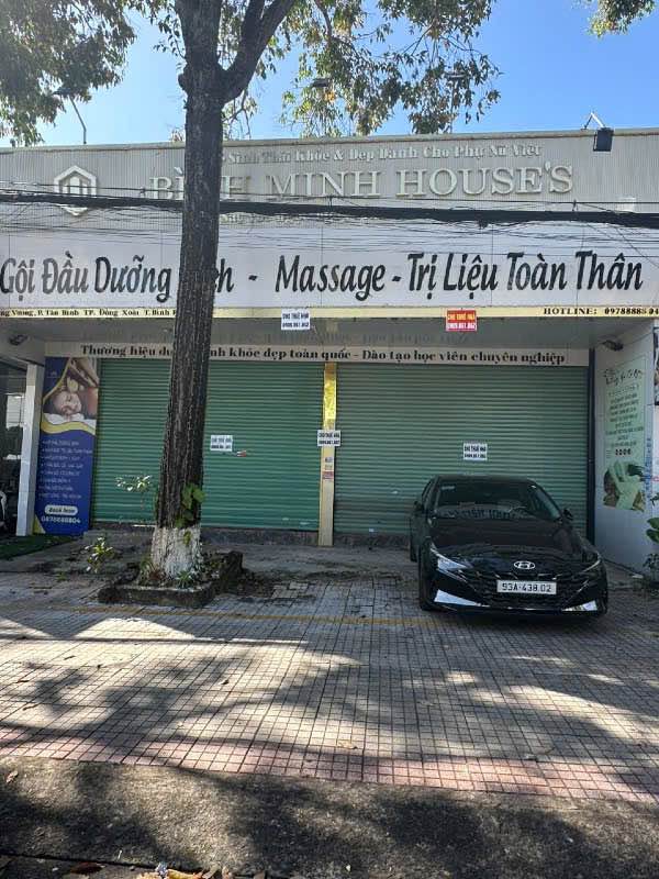 Nhà mặt tiền kinh doanh đường Hùng Vương, Tân Bình, 500m² giá 25 triệu - Phù hợp cho mọi loại hình kinh doanh!