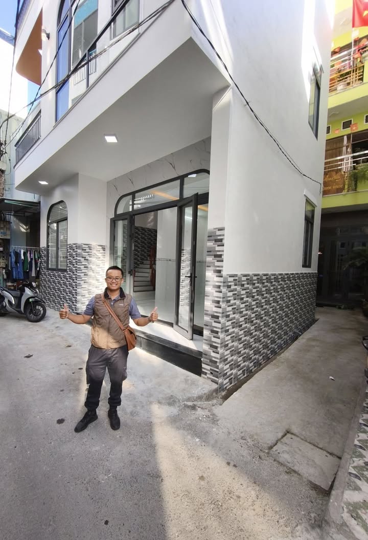 Nhà 3 tầng phố Lê Hồng Phong, 44.8m² giá 3.7 tỷ - Đầu tư sinh lời tốt!