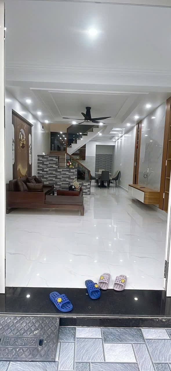 Nhà 4 tầng tại Đường Khúc Thừa Dụ, Hải Phòng - Sẵn sàng vào ở ngay!