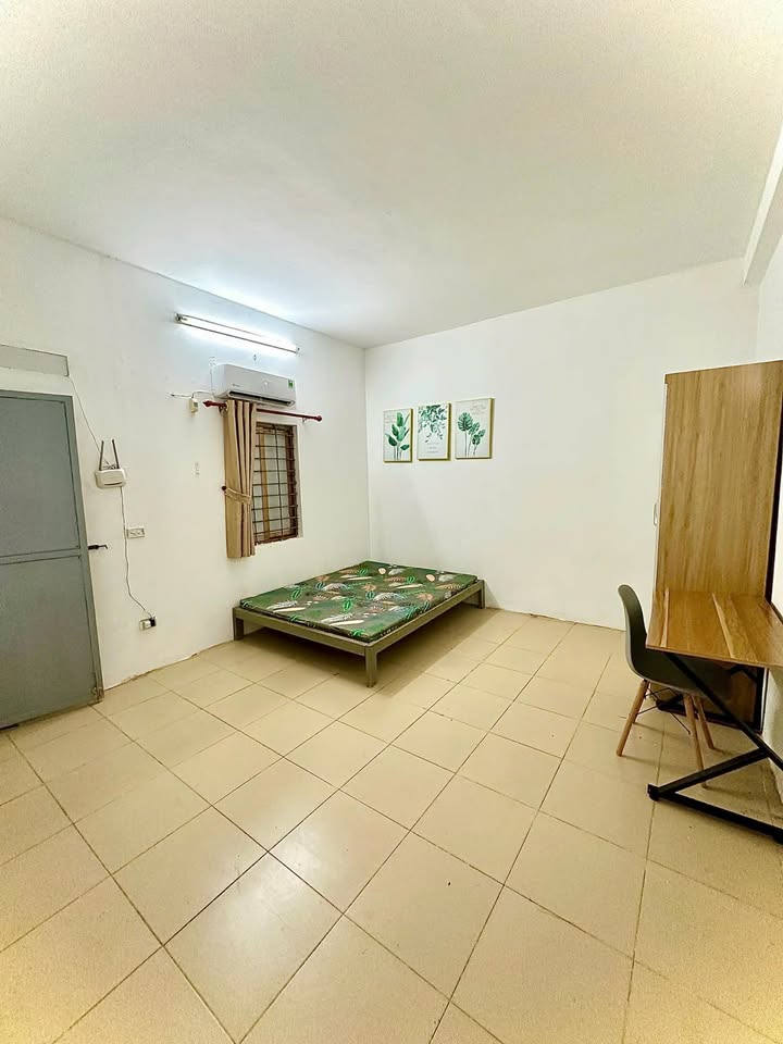 Phòng cho thuê tại ngõ 23 Đức Diễn, 20m² chỉ 2,4 triệu - Free tiền nhà tháng 1!