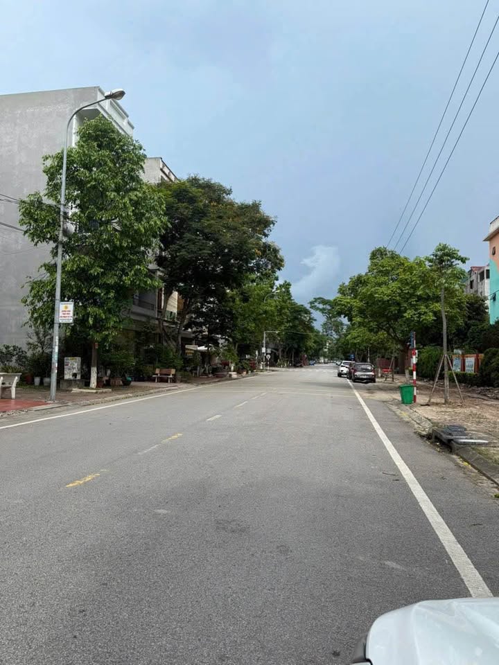 Đất nền Hoàng Văn Thụ, Kinh Bắc, 81m² giá 9 tỷ - Vị trí đẹp, view trường học thoáng mát!