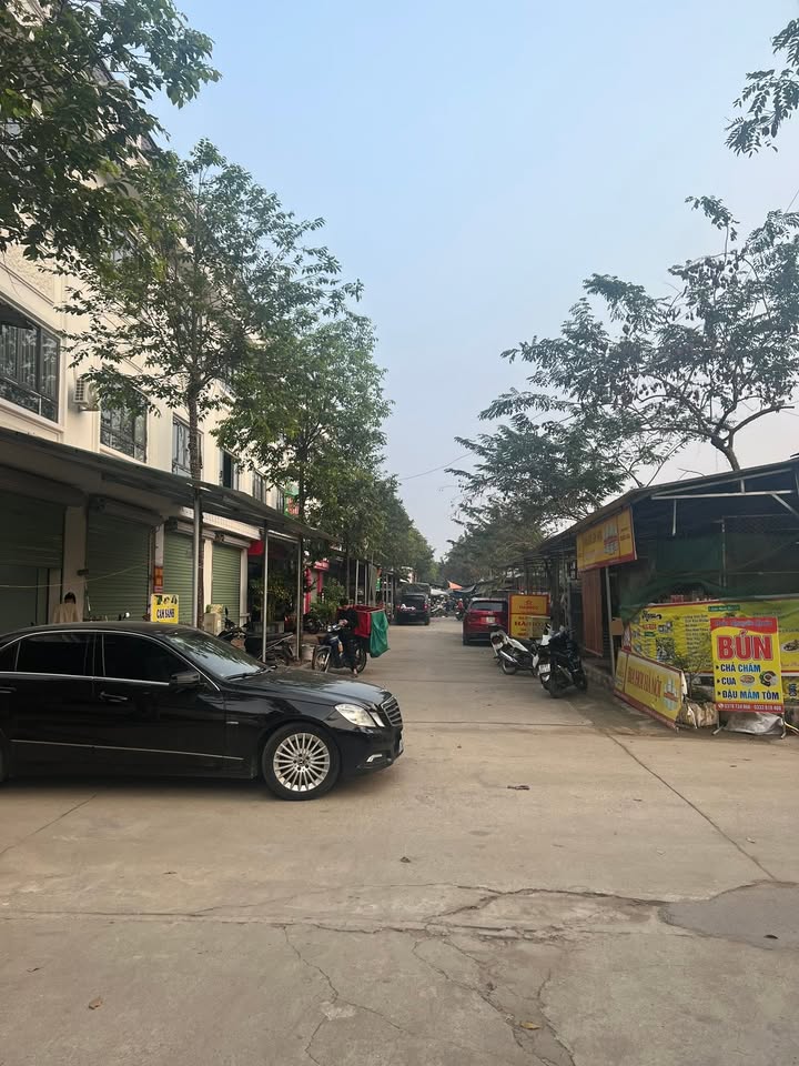 Nhà liền kề chợ đầu mối Dâu, Bắc Ninh 75m² giá 3 tỷ - Nhà mới đẹp, chỉ việc vào ở!