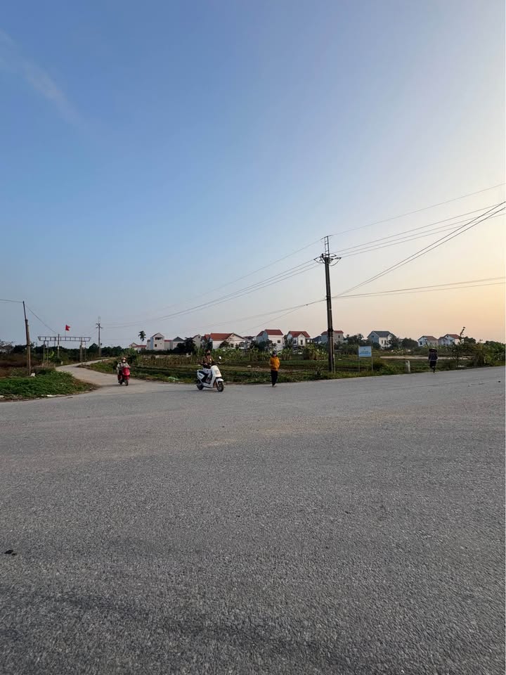 Townhouse lô góc Đại Đồng 220m² giá 8.8 tỷ - Sẵn biệt thự, phong thủy tuyệt đẹp!