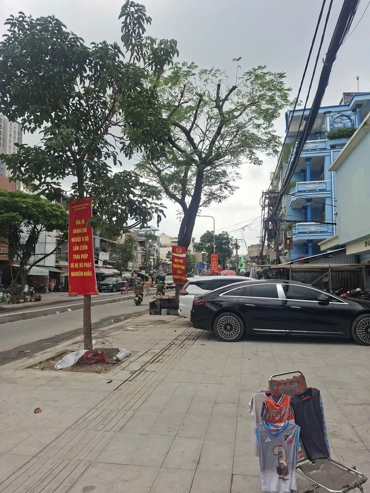 Townhouse Quận 4 31,7m² giá 5,2 tỷ - Cạnh chợ Xóm Chiếu!