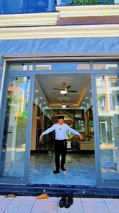 Nhà phố Đông Hòa, Dĩ An 76m² giá 7.8 tỷ - Sổ hồng riêng, hoàn công