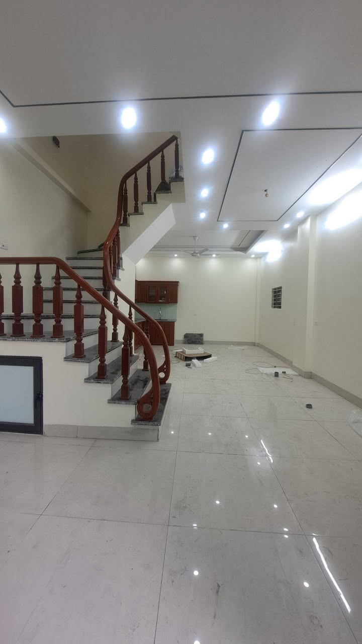 Bán nhà 3 tầng ngõ Đông Mạc - 50m² giá 2.05 tỷ - Gần trường Trần Đăng Ninh!