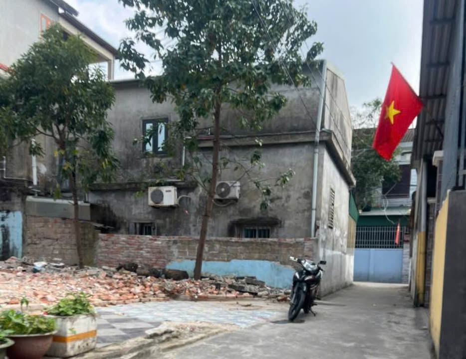 Đất Lê Lợi, TP Vinh 56m² giá 1.85 tỷ - Ngõ Phan Vân, mặt tiền 4.8m!