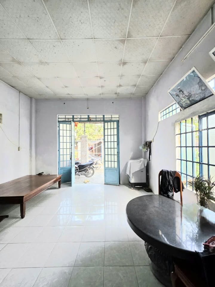 Nhà bán tại Xã Bàu Năng, Huyện Dương Minh Châu - 297m² giá 1.3 tỷ - Vị trí đẹp gần Tòa Thánh