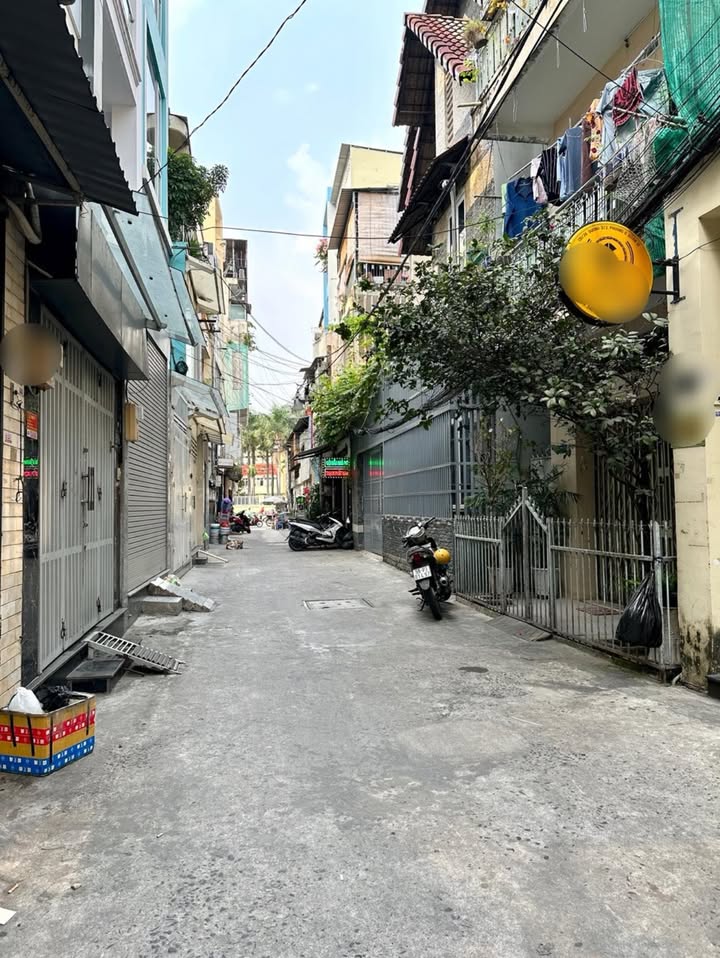 Nhà hẻm xe hơi 3 Tháng 2, Quận 10, 62m² giá chỉ 9 tỷ - Cơ hội đầu tư hiếm có!