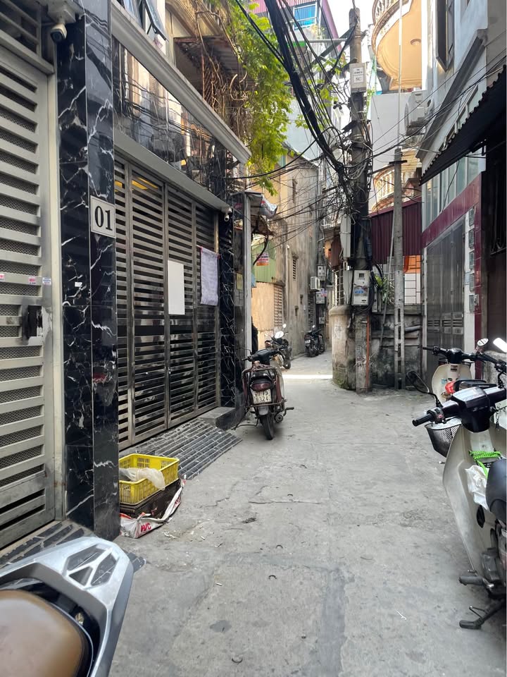 Đất Cổ Nhuế 30m² giá 4.9 tỷ - Vị trí đẹp, thông thoáng!