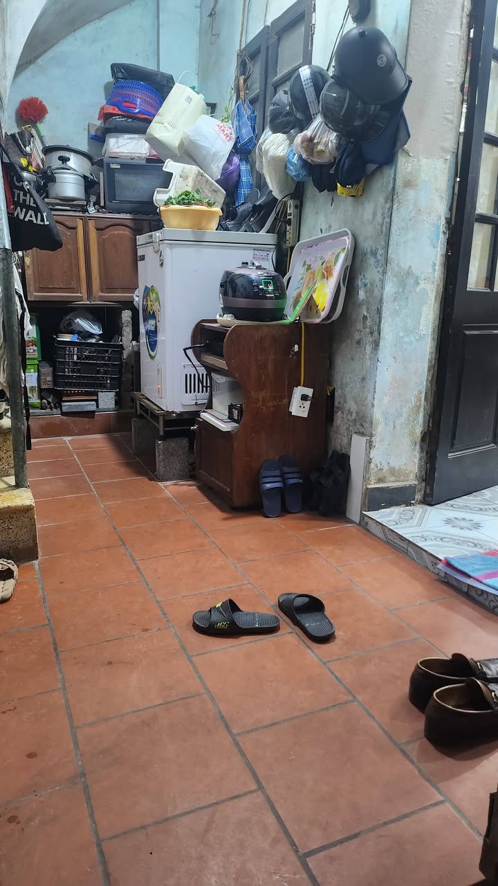 Nhà Kim Mã, Ba Đình 33m² giá 8 tỷ - Chính chủ bán gấp, 2 mặt thoáng!