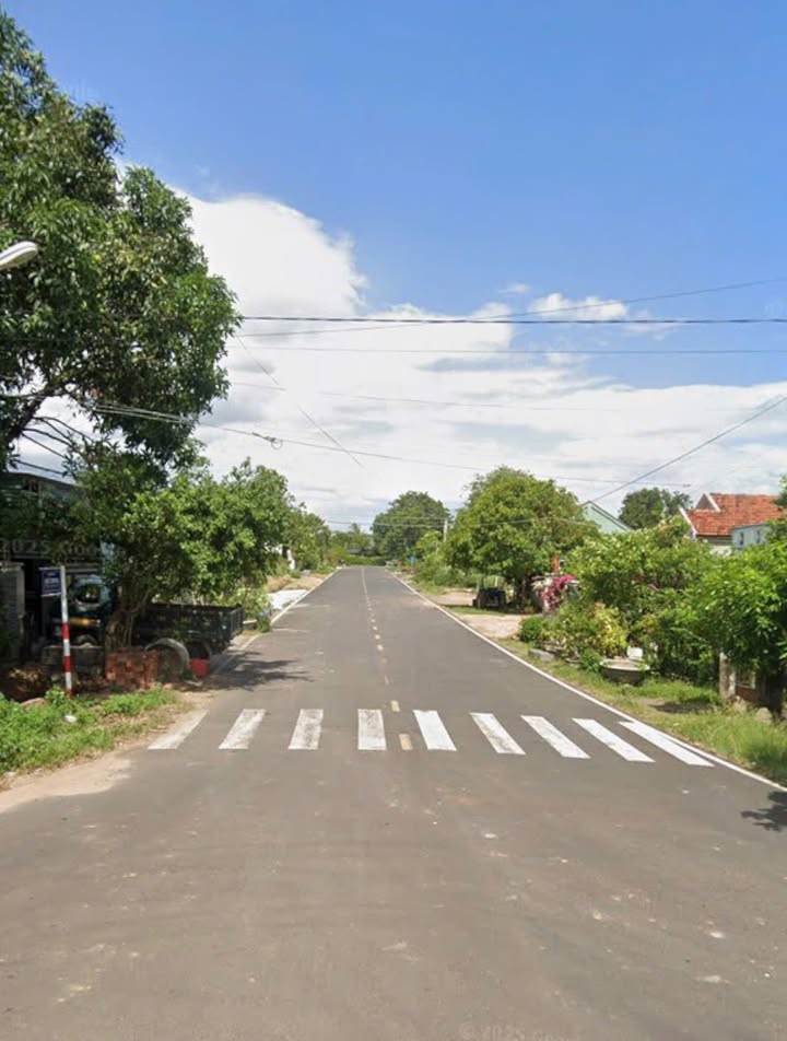 Đất mặt tiền đường Nguyễn Thị Minh Khai, Huyện Krông Bông 300m² giá 790 triệu - Vị trí trung tâm thuận lợi!