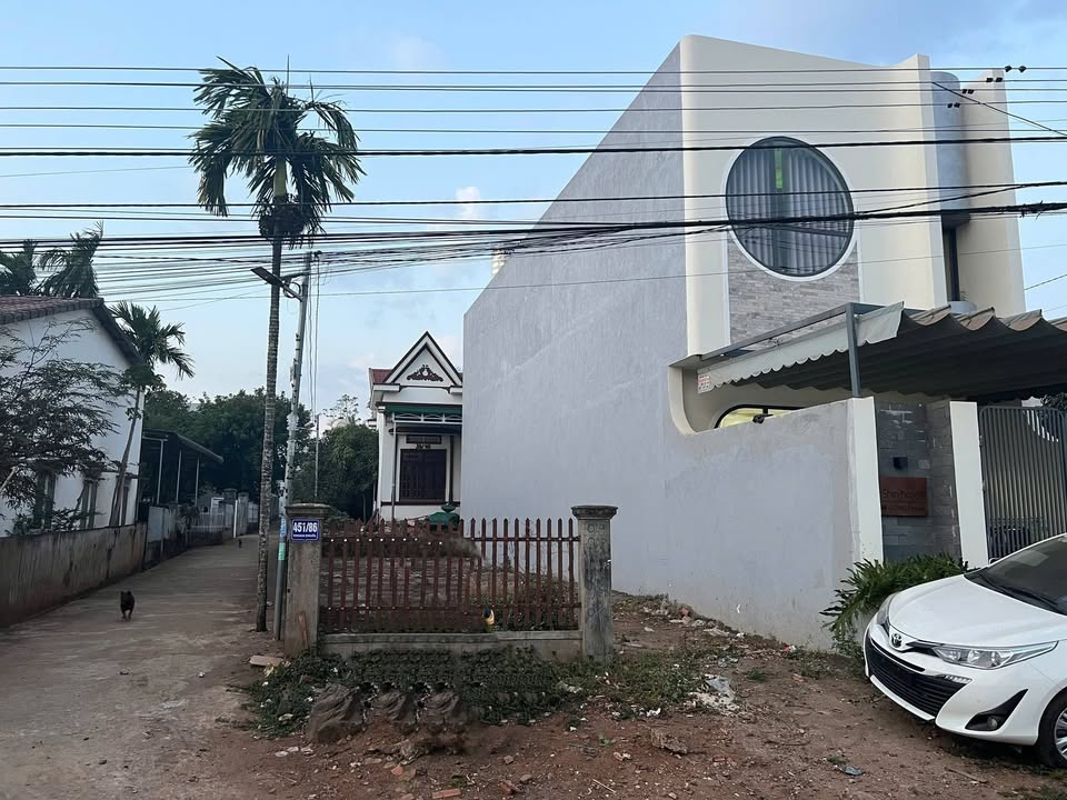 Đất nền góc 2 mặt tiền đường Y Moan, Buôn Ma Thuột 110m² giá 2.95 tỷ - Cơ hội đầu tư hấp dẫn!