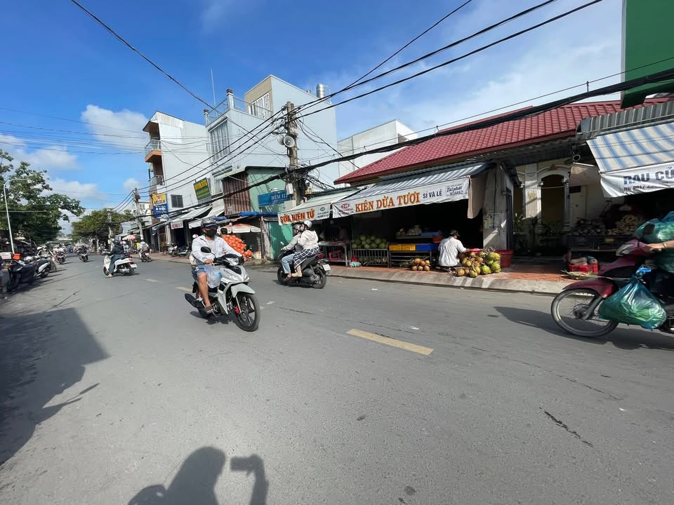 Mặt tiền Nguyễn Thị Minh Khai, Ninh Kiều 197m² giá 20 tỷ - Đầu tư sinh lời ngay!