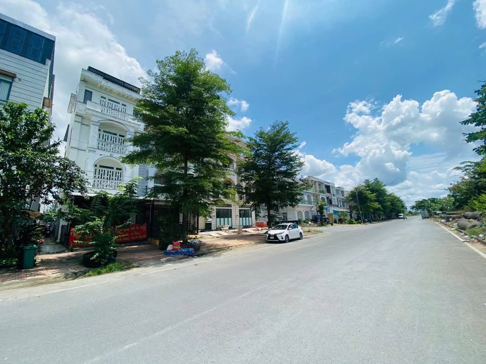 Nhà phố 4 tầng tại KDC Văn Hoá Tây Đô 100m² giá 6.3 tỷ - Vị trí đẹp, hẻm thông thoáng!