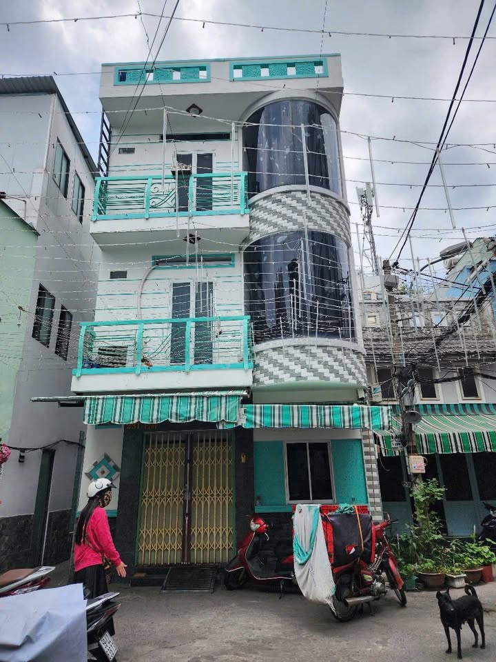 Nhà riêng tại Ba Đình, Q8, 15m² giá 2.55 tỷ - Vị trí đắc địa, hẻm rộng thoáng