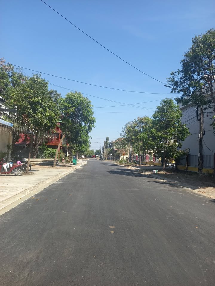 Lô đất mặt tiền đường Nay Der 148m² - Vị trí đắc địa trung tâm Phú Thiện!