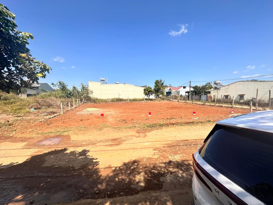 Đất nền chính chủ hẻm 28 đường Chi Lăng, Pleiku - 90m² chỉ 900 triệu VND